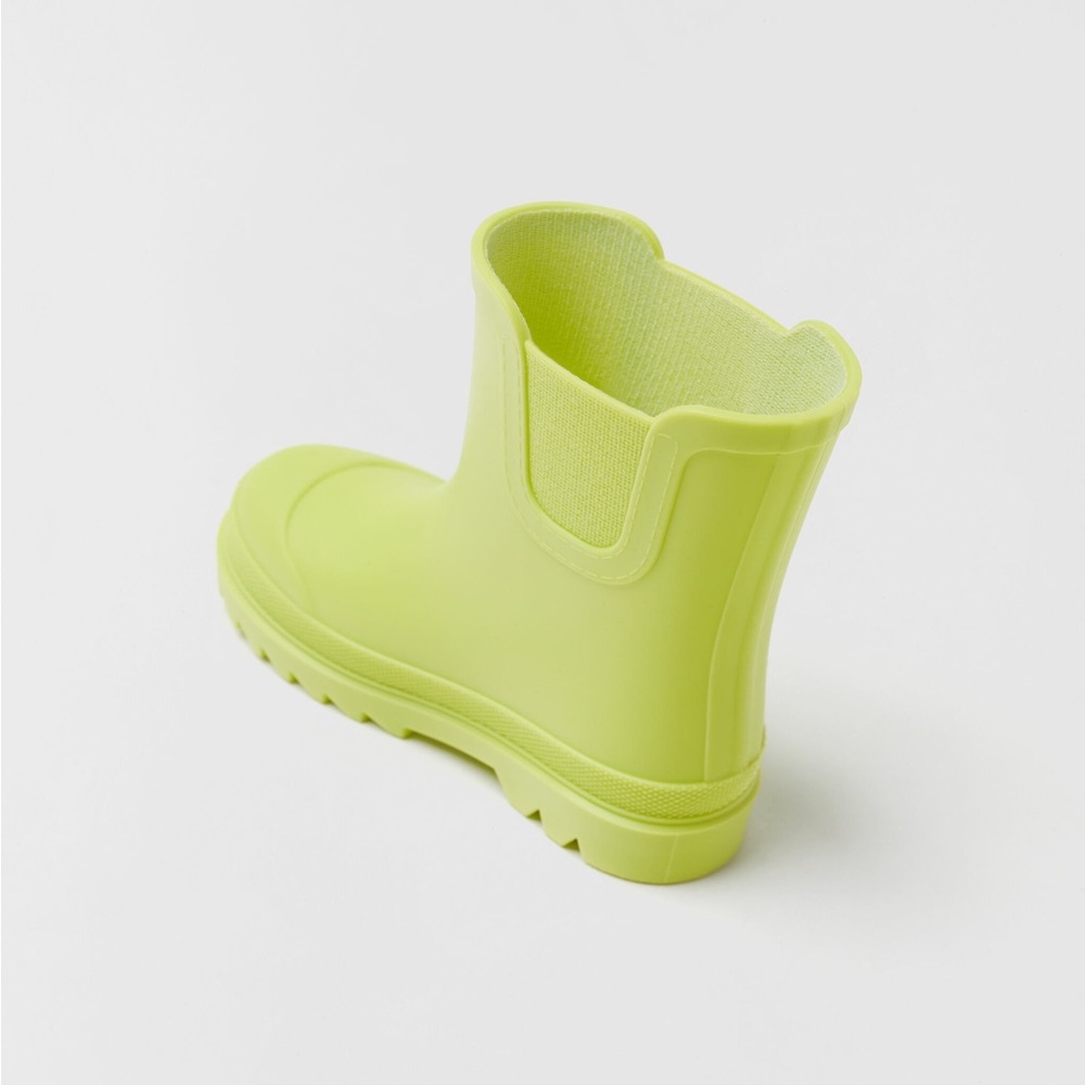 NWT Zara Size 6.5 toddler rubberized green rainboots - Picture 3 of 5